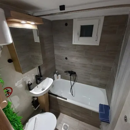 4 Modern With Free Parking Serres