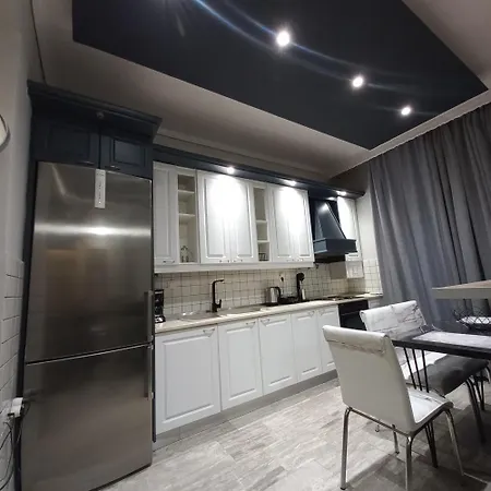 4 Modern With Free Parking Apartament