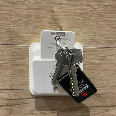 4 Modern With Free Parking