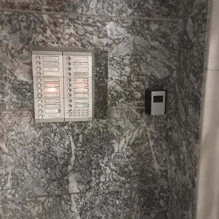4 Modern With Free Parking Apartament