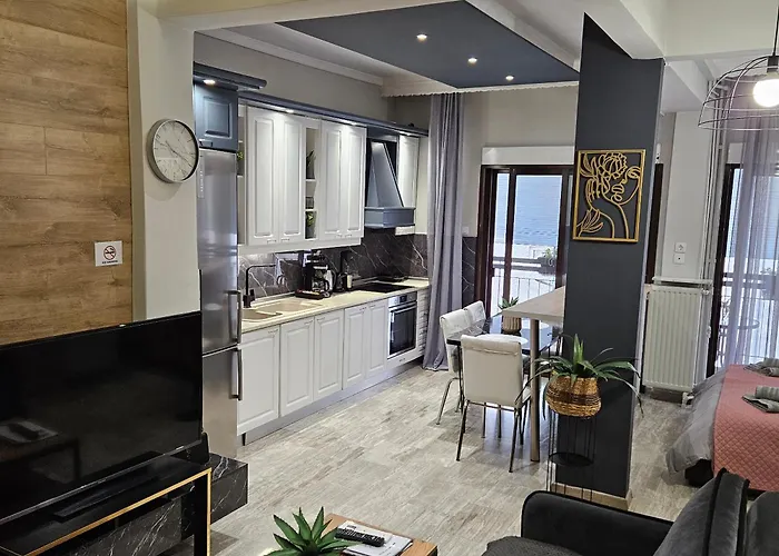 4 Modern With Free Parking