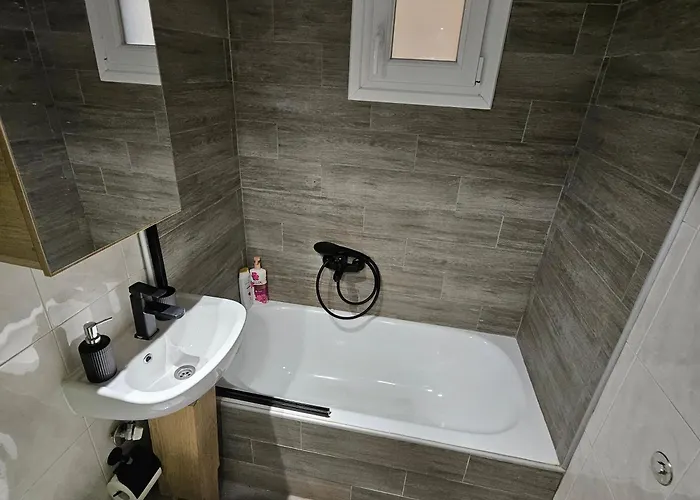 4 Modern With Free Parking Appartement Serres